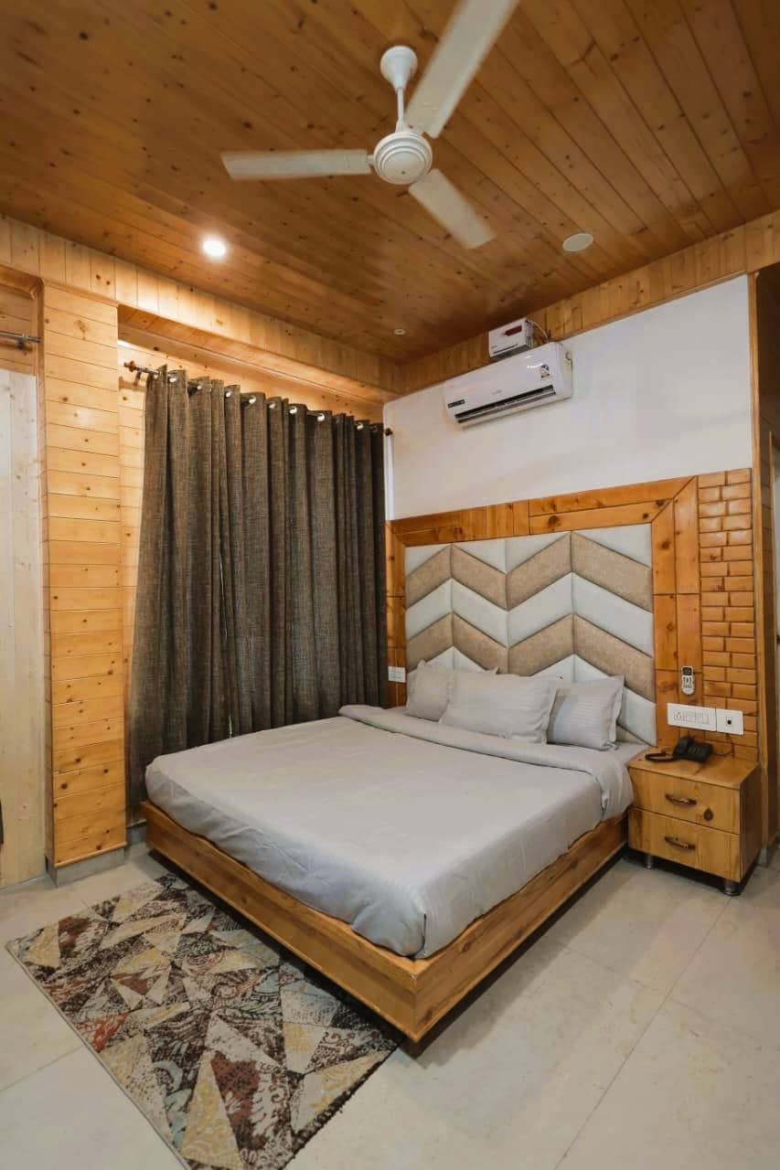 The Hangout Lodge, Lounge and Spa - Tap to explore photos