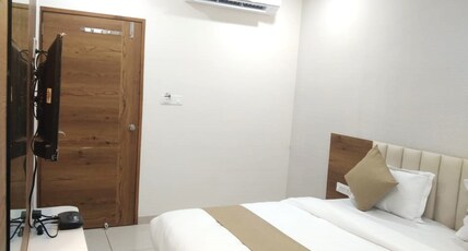 Hotel Md Residency Anand Room Type - Deluxe AC Room