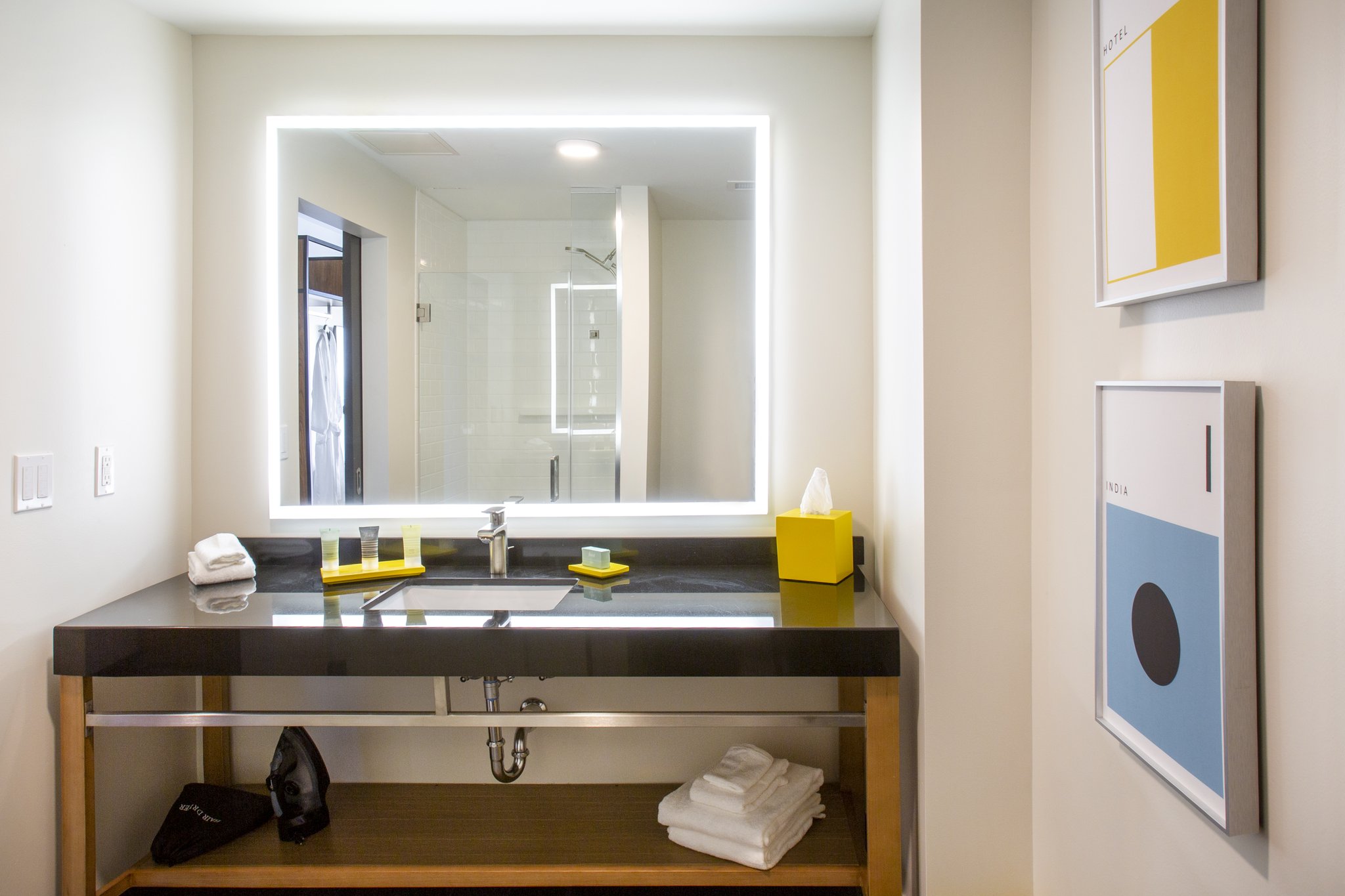 Hotel Indigo SEATTLE EVERETT WATERFRONT - Tap to explore photos