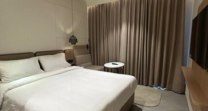 7 Apple Hotel Room Type - Suite Room