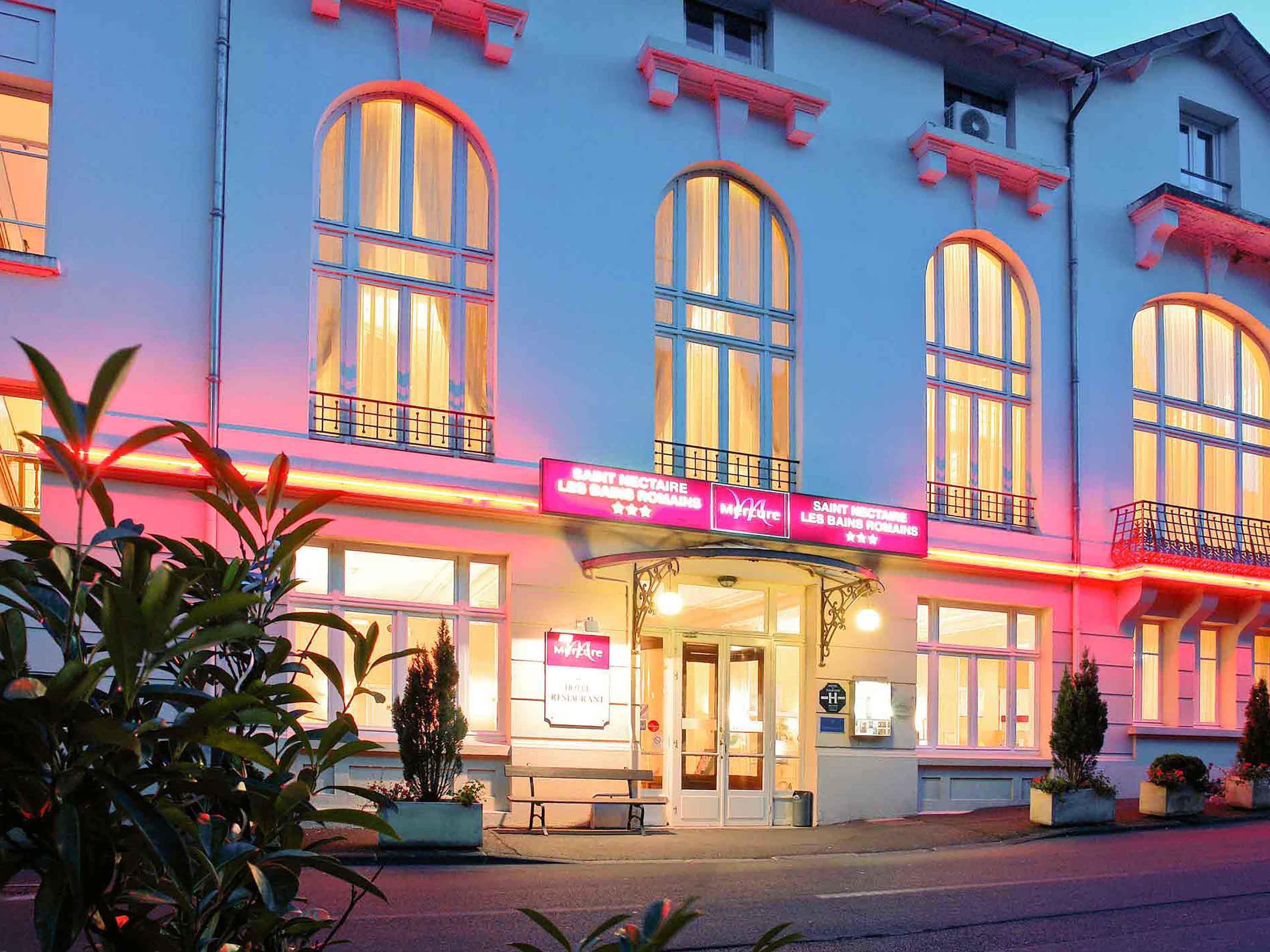 Mercure Saint Nectaire Spa & Bien- - Tap to explore photos