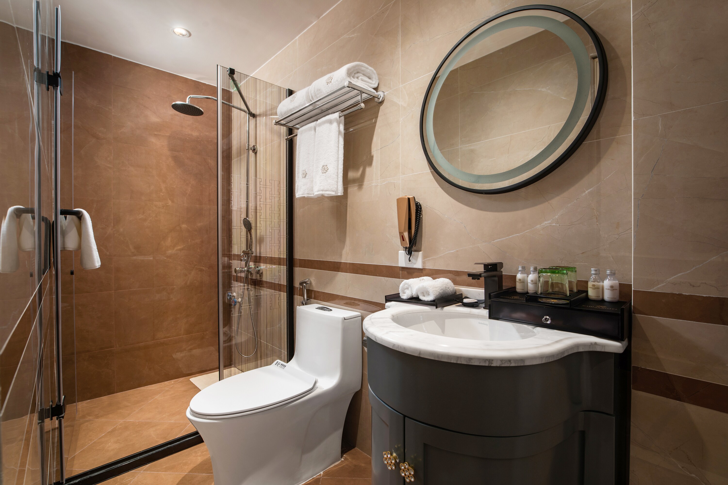 Ha Noi Fiesta Central Hotel and Spa - Tap to explore photos