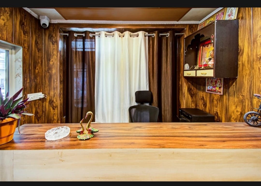 UNIQUE PALACE GUEST HOUSE - Tap to explore photos
