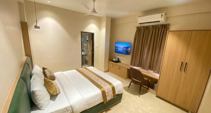 Hotel Banyan Crest Room Type - Deluxe King Bed