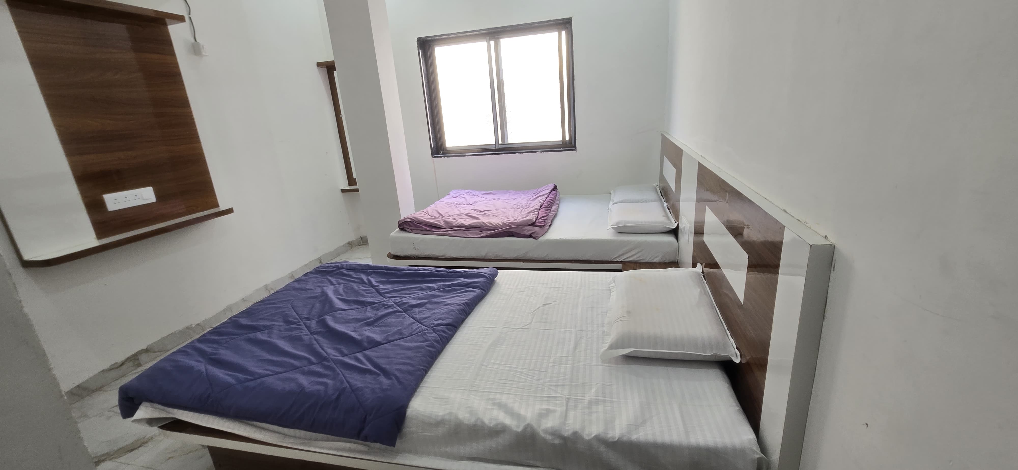 Hotel Shri Hari Har Inn - Tap to explore photos