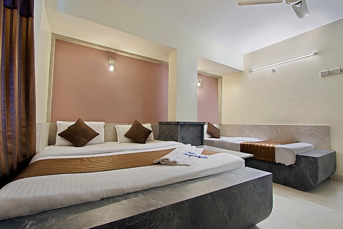 MANNARS RESIDENCY - Tap to explore photos
