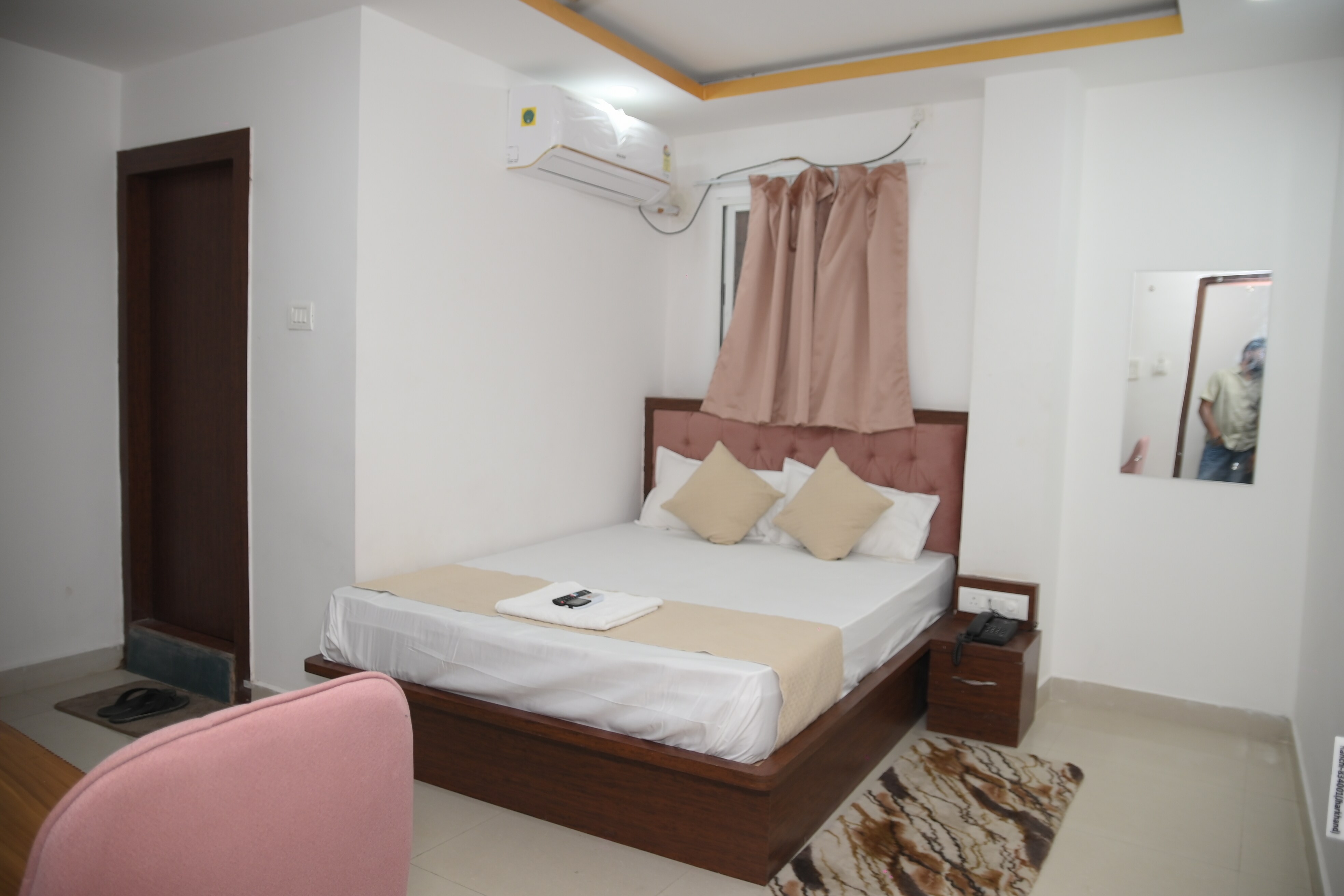 Hotel Sai Leela - Tap to explore photos