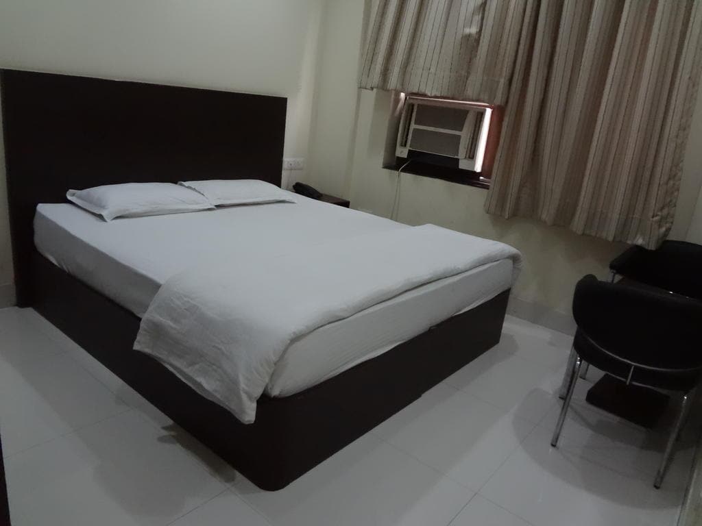 Siam Hotel Karol Bagh - Tap to explore photos