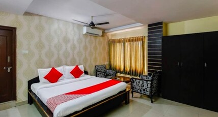 Maruthi Residency Inn & Restaurant Room Type - Deluxe Ac Room