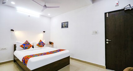 FabHotel VKs Bahadurpally - Nr. Mahindra University, Bahadurpally, Jeedimetla Room Type - Deluxe Room