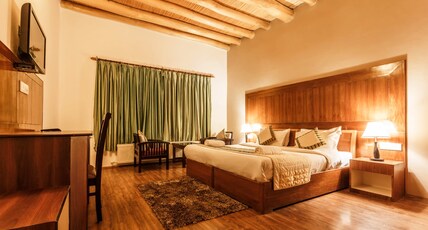 Reenam Hotel Room Type - Deluxe Economy Room