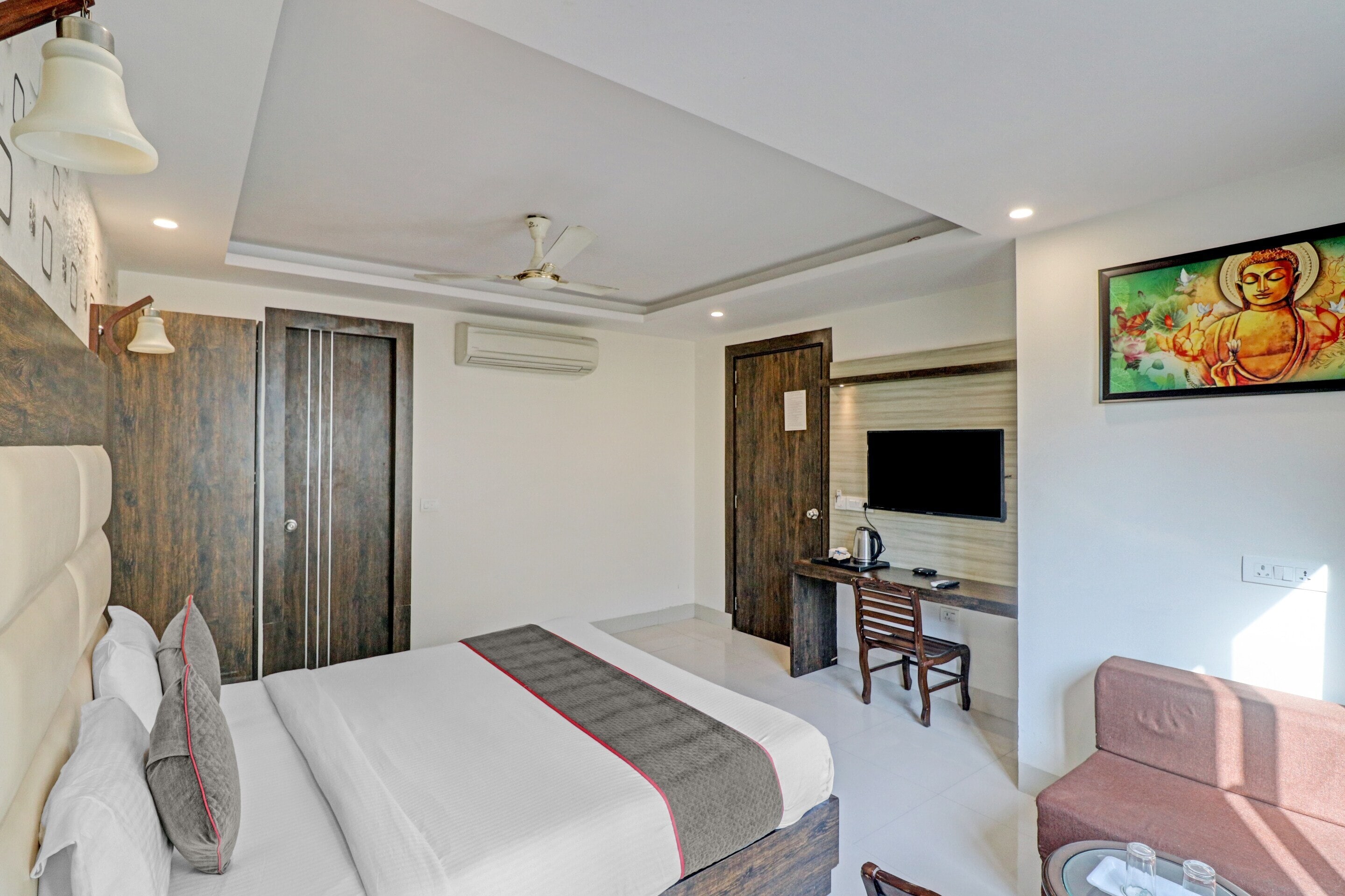 Nirvana Hotel Delhi Airport - Tap to explore photos