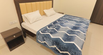 Hotel Nova Inn by StayApart Room Type - Deluxe Double Sharing