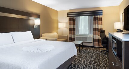 Holiday Inn - Poughkeepsie Room Type - 1 King Standard