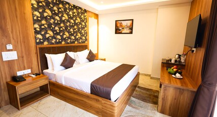 BK Garden Hotel and Resort Room Type - Premium With King Bed