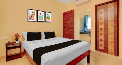 Hotel O AIIMS Bhubaneshwar Formerly Madhusudan Palace Room Type - Deluxe Hotel O AIIMS Bhubaneshwar Formerly Madhusudan Palace Room Type - Deluxe
