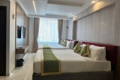 Sabu's Grand Royale Hotel