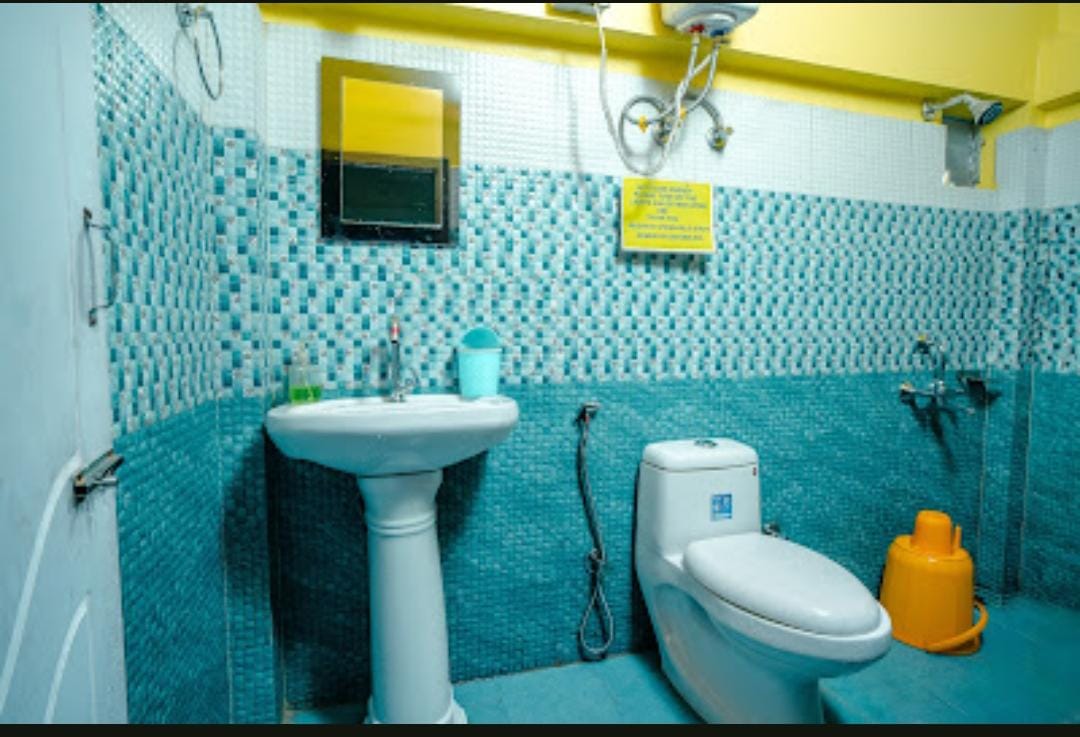 Spring Field (Bong Pizza) - Tap to explore photos