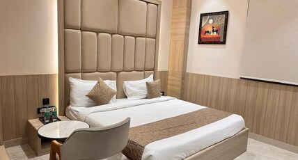 The SRM Crystal (Barra Bypass) Room Type - Deluxe Room with Air Conditioning