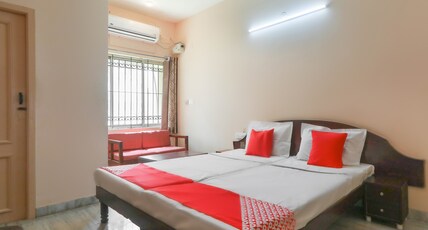 Hotel Pearls Room Type - Deluxe Ac -Safe and Sanitized