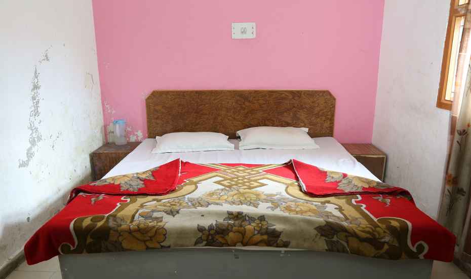 hotel sixer - Tap to explore photos