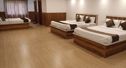 HILLCREST METRO Room Type - Six Bedded Family suite 2nd floor