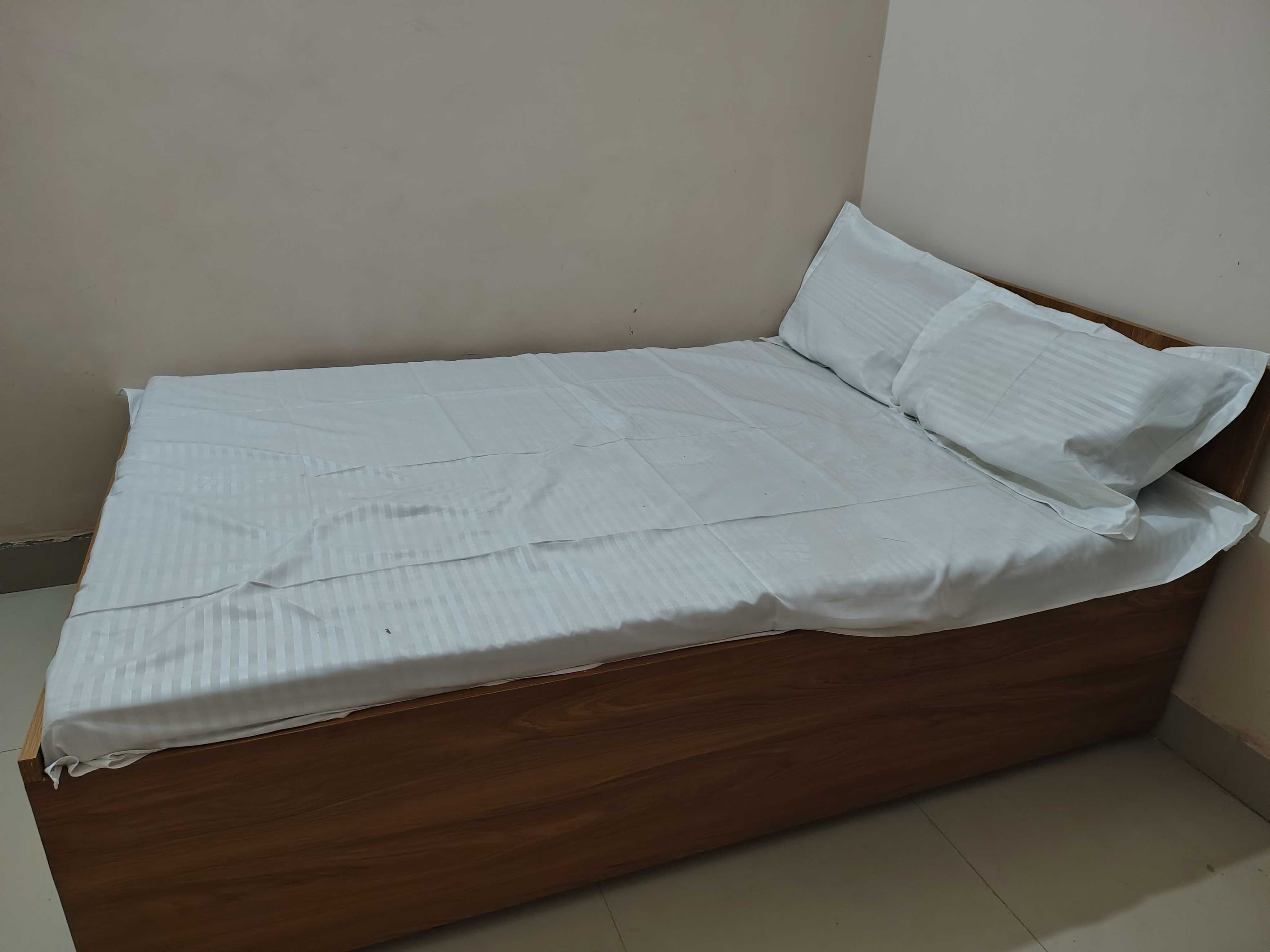 Hotel O Vinayak Guest House &PG - Tap to explore photos