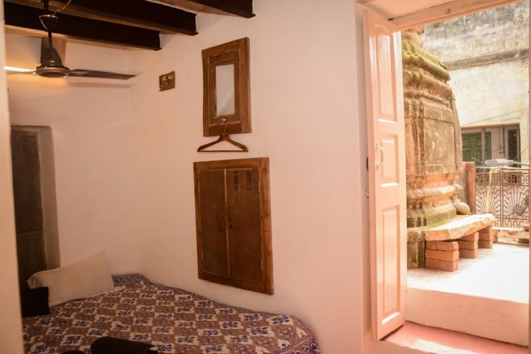 Narayana Haveli | Near Ghats - Tap to explore photos