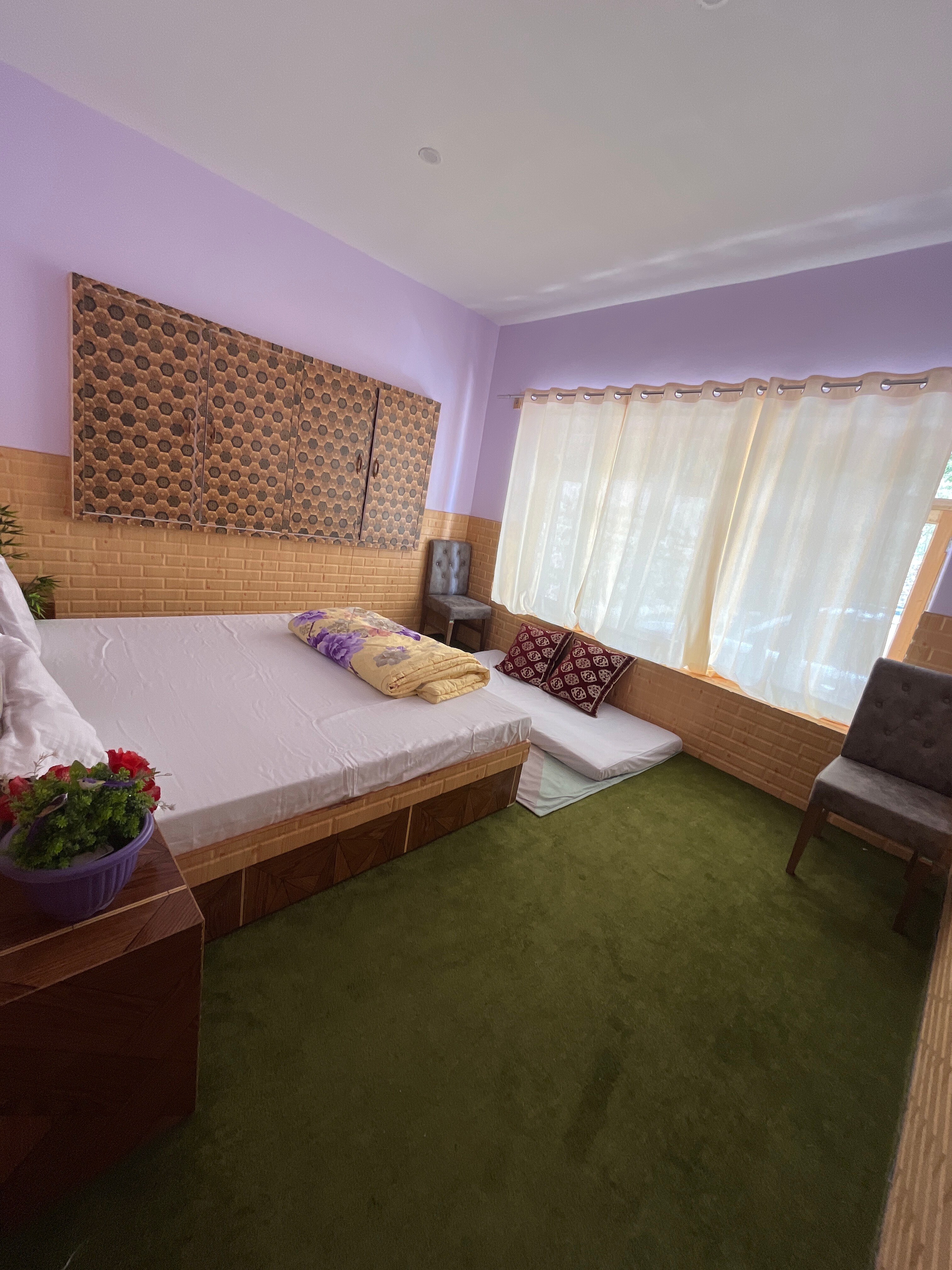 Tsewang Nurboo eco homestay - Tap to explore photos