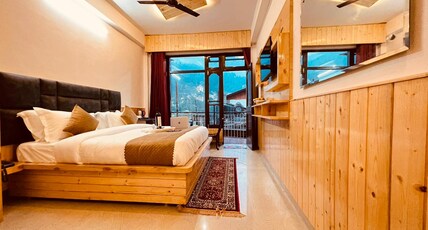 Hotel Cloud Height Room Type - Super Deluxe Room Mountain View