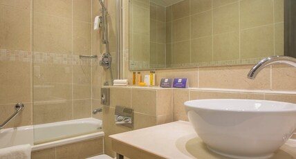 Crowne Plaza ROYAL VICTORIA SHEFFIELD Room Type - 2 Double Standard