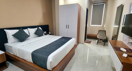 Hotel Mala International Near JECC Room Type - Deluxe Room Hotel Mala International Near JECC Room Type - Deluxe Room