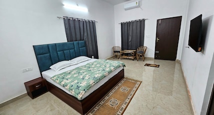 Hotel YesWell Room Type - Garden View Suite with King Bed and Balcony