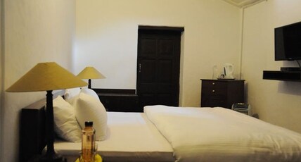 Sunny View Cottages | Rooms & Caretaker Room Type - Deluxe Room with Valley View