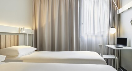 ibis Clamart Paris Velizy Room Type - Standard Room with 2 single beds