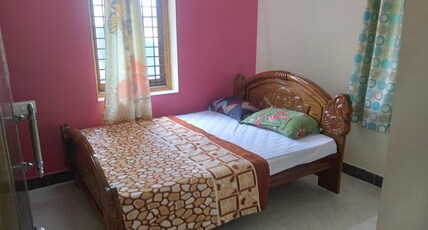 PPH Living Thulasiramans Home stay Room Type - Balcony Room