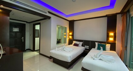 77 Patong Hotel & Spa Room Type - Quadruple Room