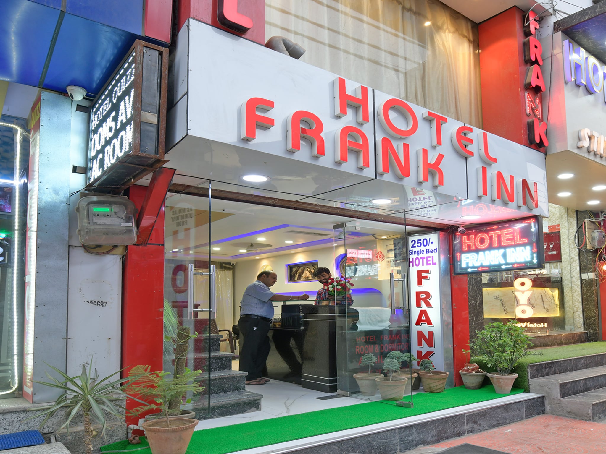 Hotel Frank Inn @2 Min Walking Distance from Railway Stn - Tap to explore photos