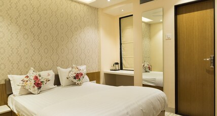 Hotel Sangat Regency Room Type - Deluxe Double AC Room