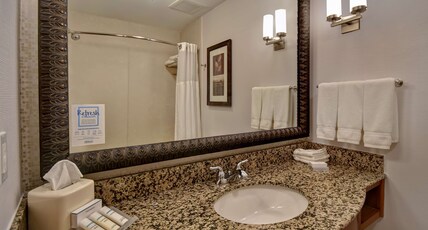 Hilton Garden Inn Twin Falls Room Type - 1 KING DLX HEARING ACC