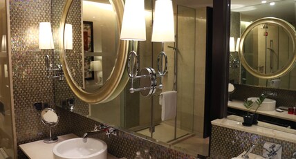 JW Marriott Bengaluru Room Type - Executive King with Balcony & Bathtub
