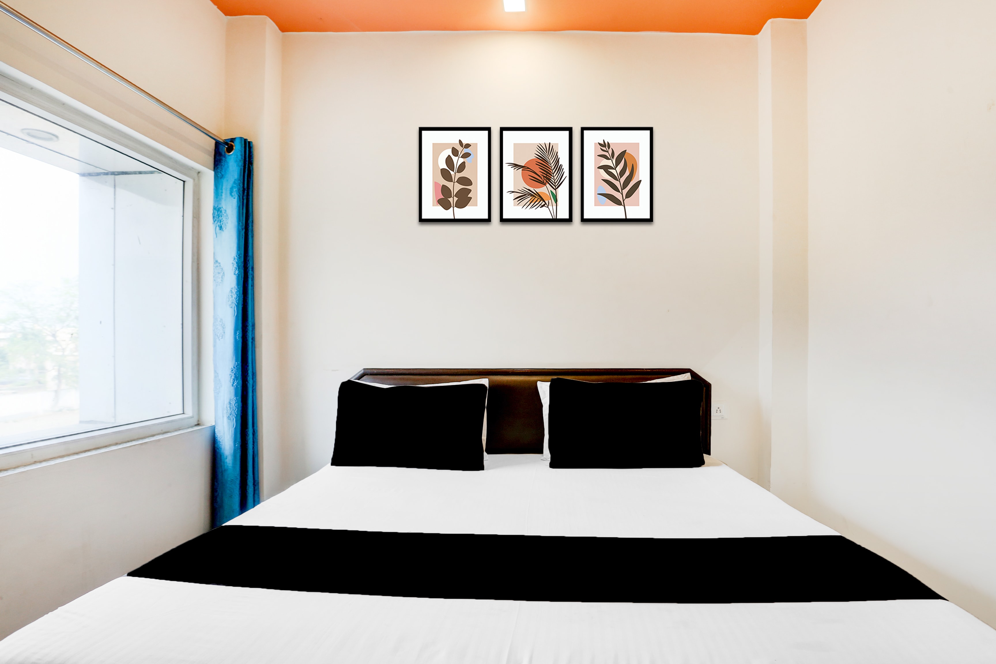 Hotel O Shri Bankey Bihari Hotel - Tap to explore photos