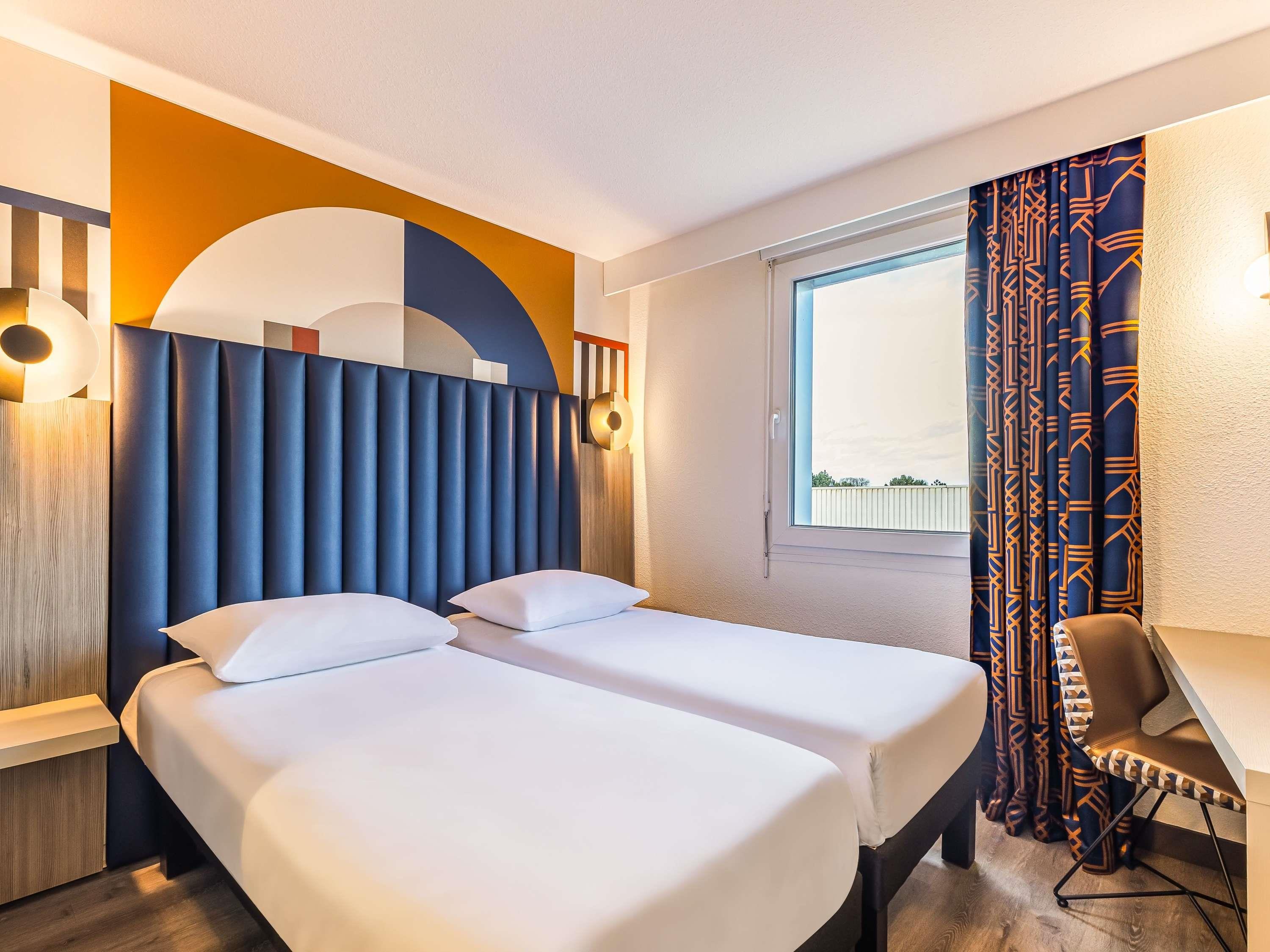 Ibis Styles Saint-Quentin - Tap to explore photos