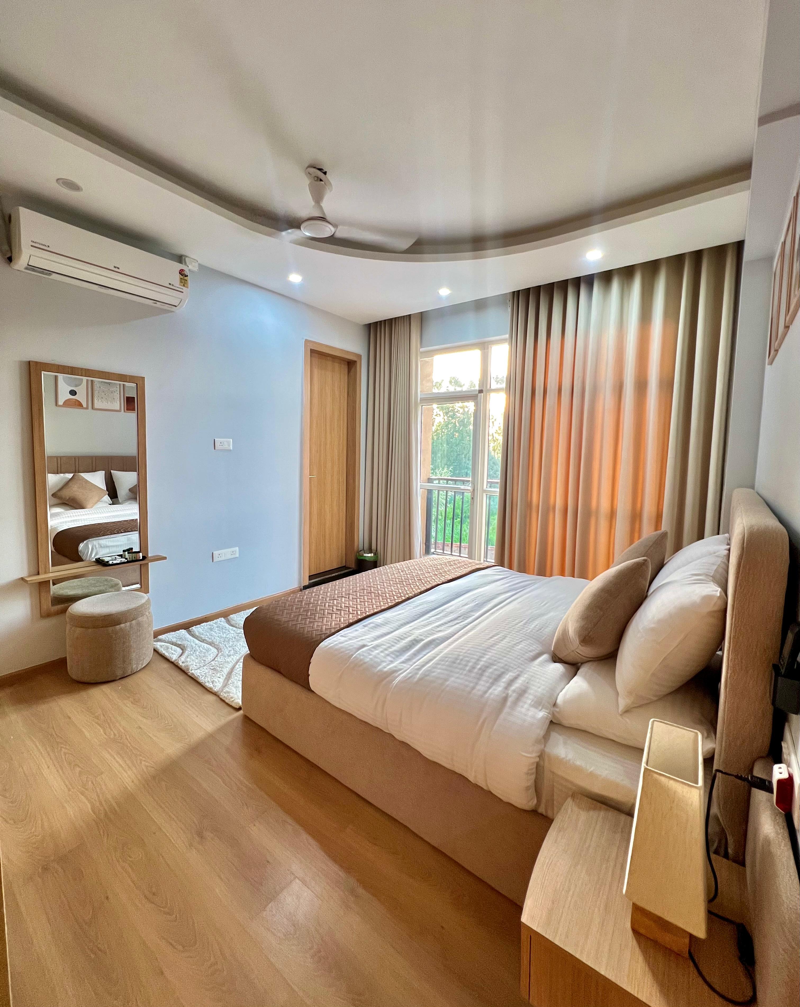 Staysogood 3BHK Apartment - Tap to explore photos