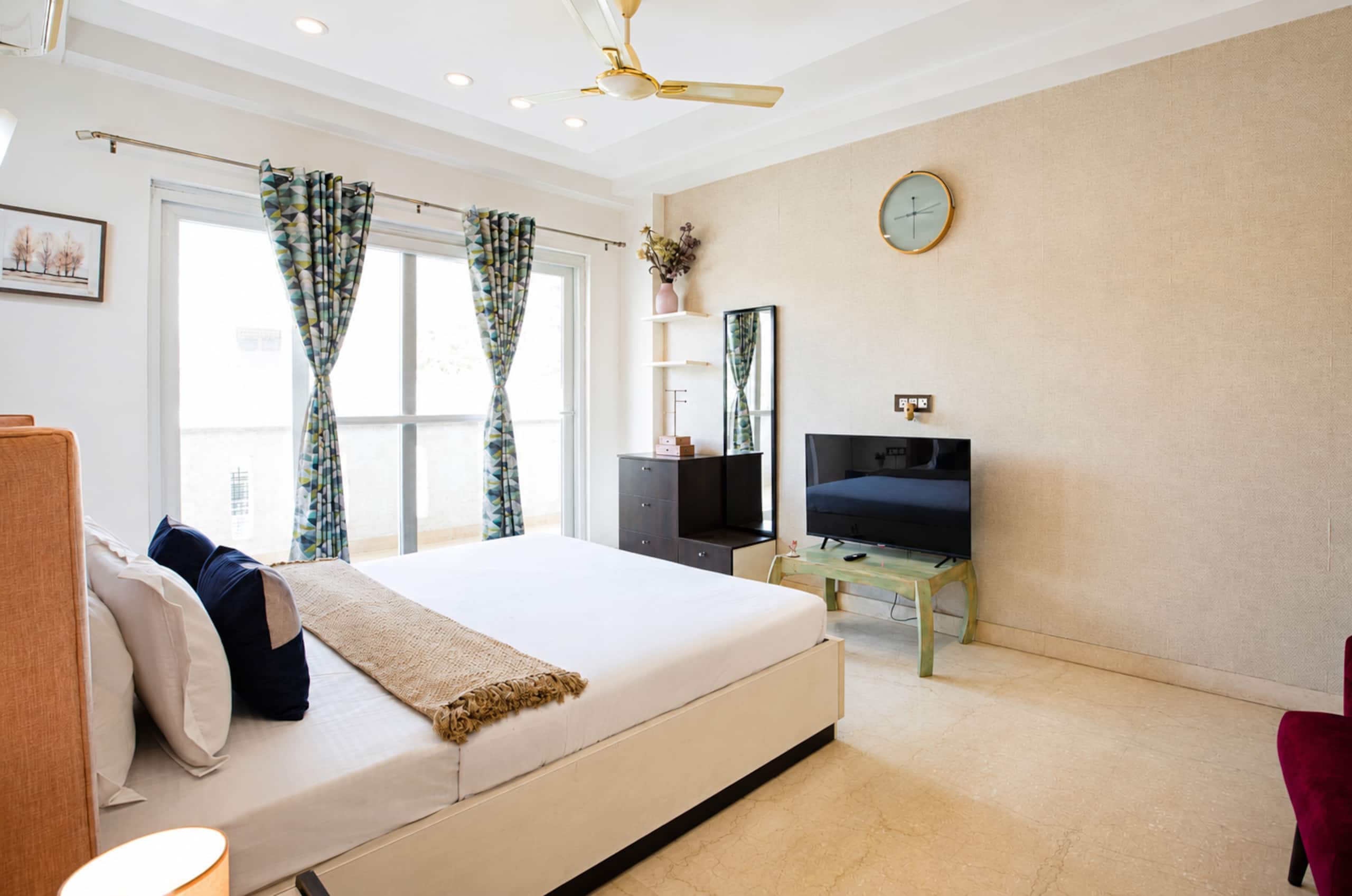 Blossom 3BHK Golf Course Ext - Tap to explore photos