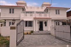 La Vista Ocean - Calm, Quiet Villa on ECR for Deep Rest