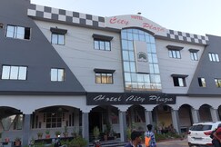 City Plaza Hotel