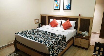 Hotel Pushpak Room Type - Deluxe Room