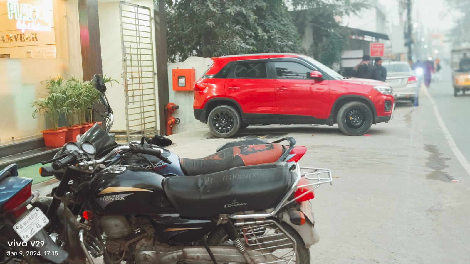 Hotel Paramveer - Tap to explore photos