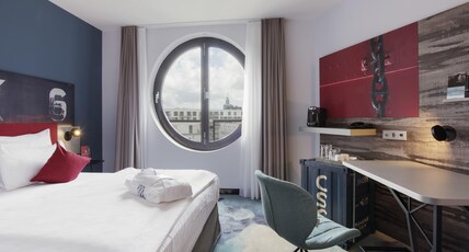 Mercure Hotel Hamburg City Room Type - Privilege room with king size bed, quiet location, mini-bar ALLin